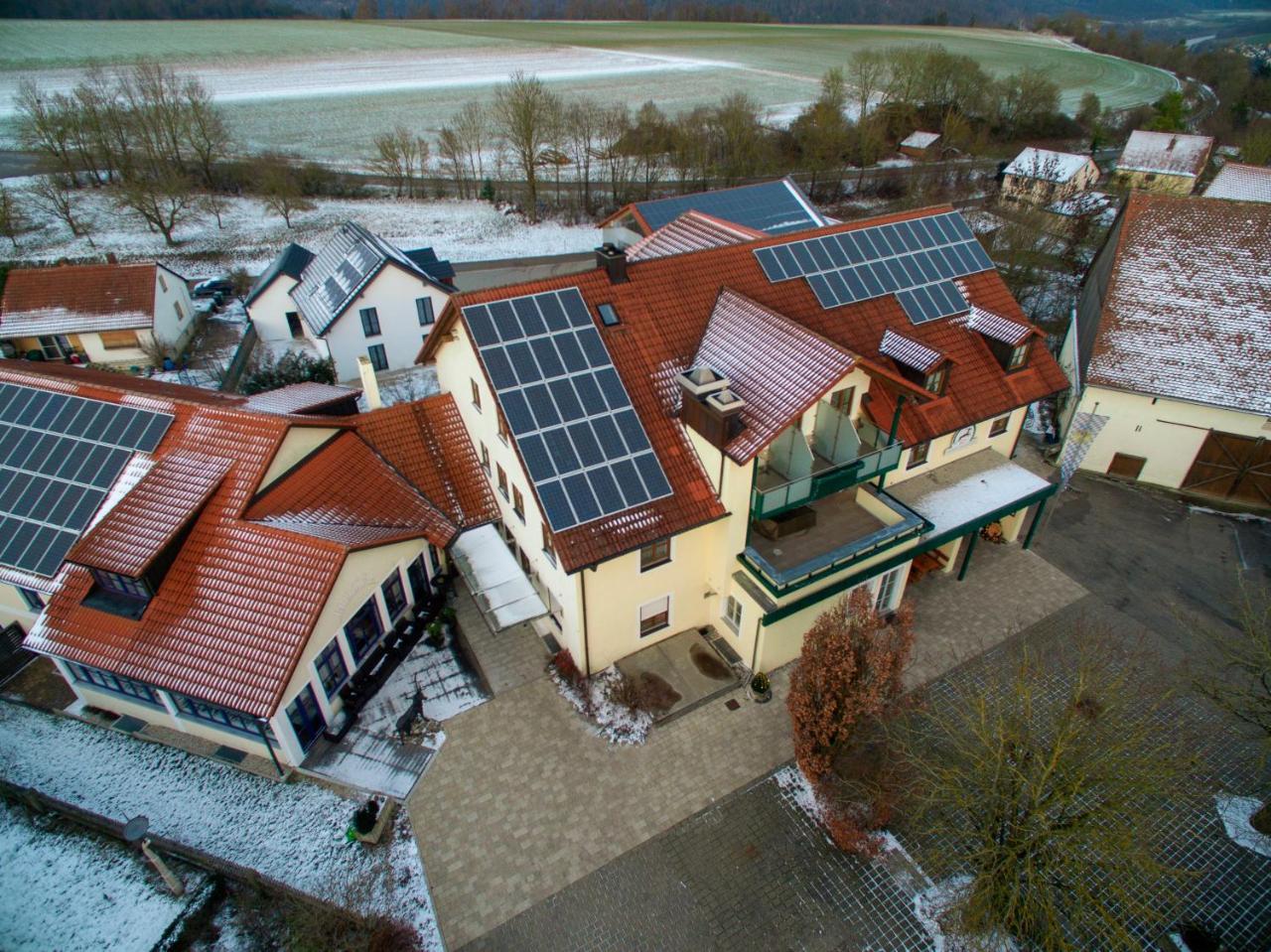 Hotel Gasthof Zum Hirschen Beilngries Exterior foto